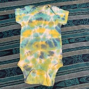 🌻 5 for $25🌻 Hand dyed baby onesie 6-9 months